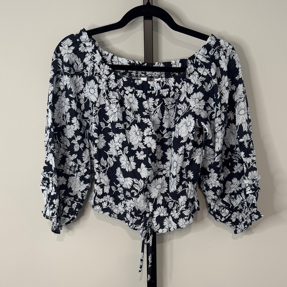 LC Lauren Conrad Navy and White Floral Crop Blouse S Small New NWT